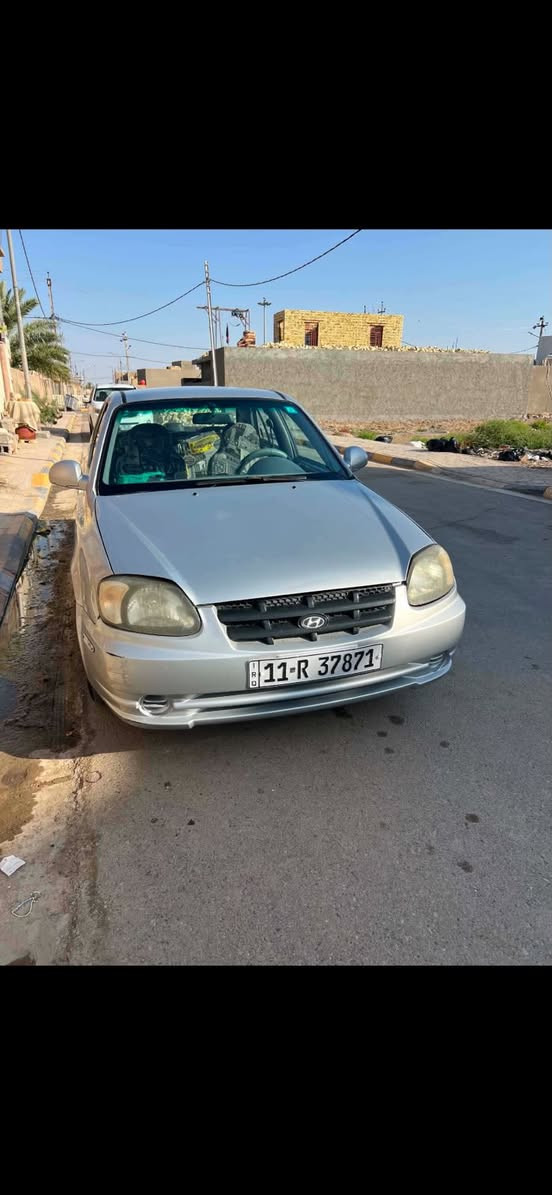 السلام عليكم اكسنت فيرنا موديل 2003 سنويه لل 27 بسمي كير عادي رقم بغداد جديد السعر 55 وبي مجال مكان السياره واسط 
للاتصال. ***********
