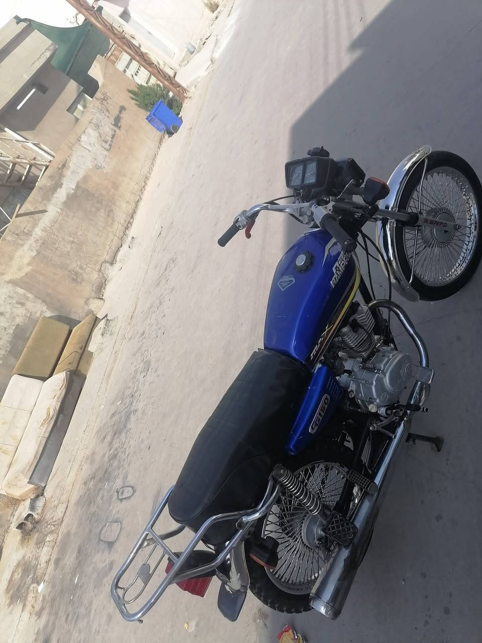 السلام عليكم دراجه للبيع نامي برو موديل21لاصرف ولابخار ولا صوت دبلات شغال تانكي كشن جديد وياله تايرات نضيفه محرك أخرس شرط ب٣تعلك دراجه مابيها عيب شرط محرك َكير كهربايات شغاله اشاير لايت بك لايت كله شغال مابيها نقص برغي سعر400بي مجال لشراي مكاني كركوك قادسيه الثانيه ***********
