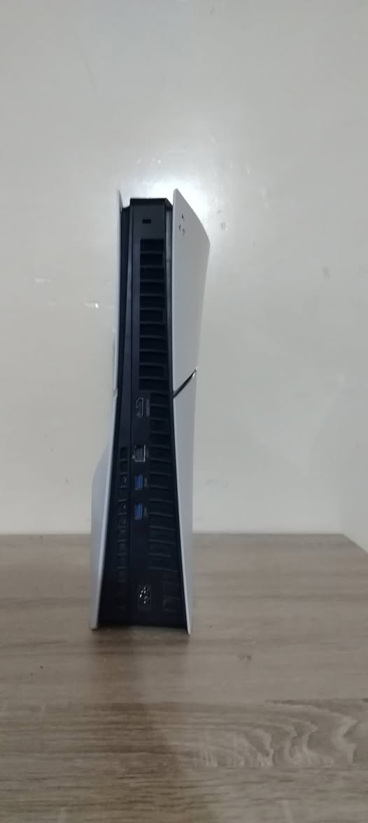 بلي 5سلم جديد مستخدم شهر واحد الي حاب يتواصل عل رقم  ***********واتساب سعره مناسب كلش
