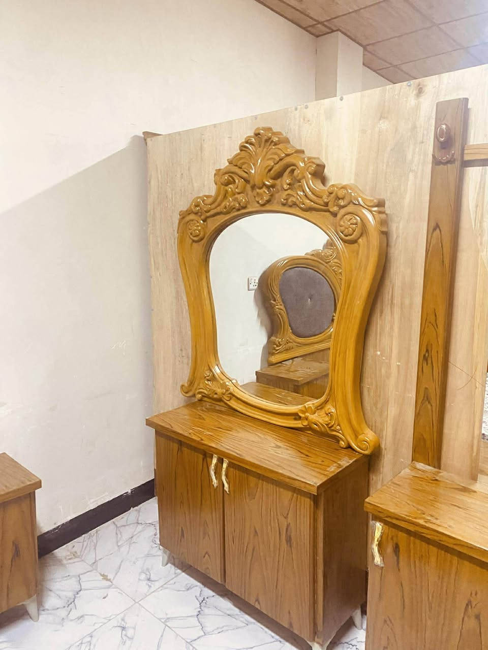 العنوان  ♕♕
تكريت شارع الباشا الرئيسي بقرب مشتل الياسمين 

꧁꧁꧂꧂معرض ايمن الكريش

 غرف صاج جديد ⭐⭐
  نظام عملنا خدمة توصيل تكريت داخل وخارج تكريت 🚛🚛🚛

انت اختار واطلب واحنه نوصلك لباب البيت 👌👌👌

للحجز والاستفسار  يرجه 💌💌  اتصال ع الرقم *********** اتصال او وات ساب
