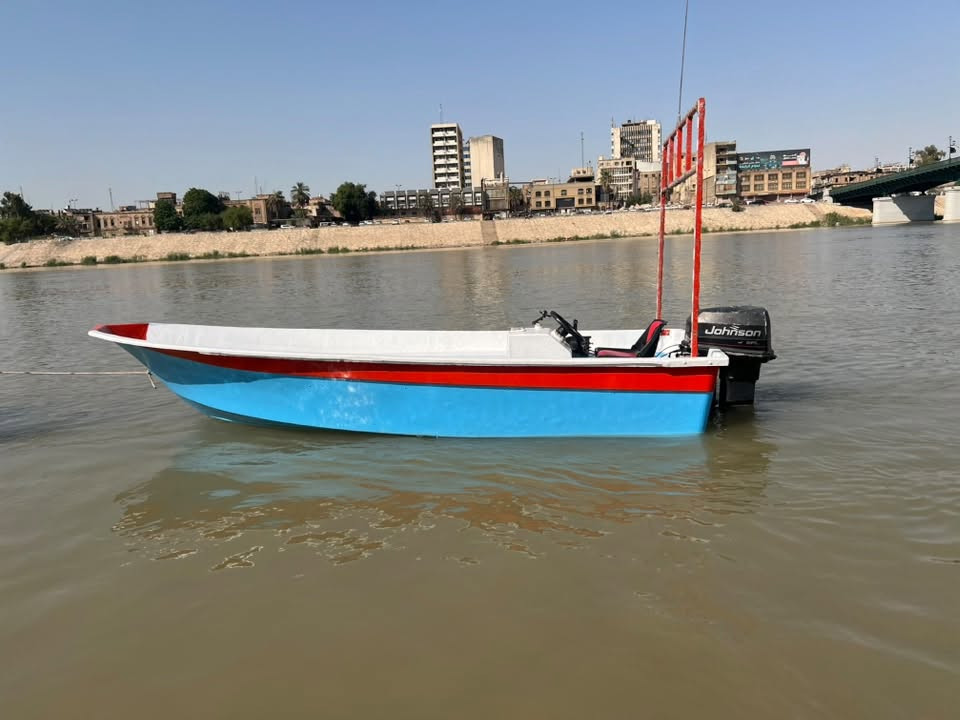 السلام عليكم زورق للبيع مع محرك 90 جونسن مكفول كفاله عامه كير ومكرك والزورق كامل أناره وسستم صوت العنوان بغداد السعر 35 $ للاستفسار ***********

