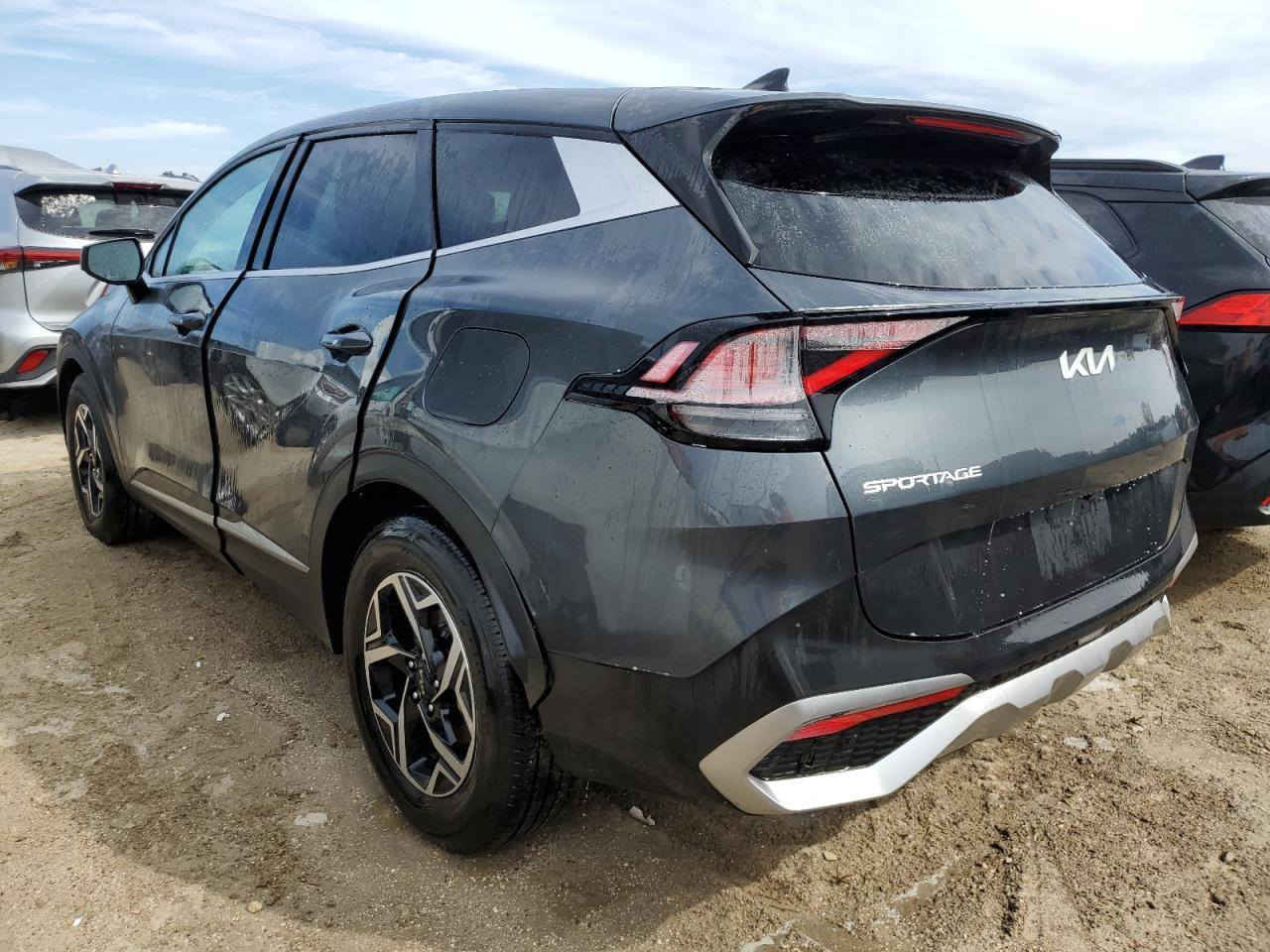 #Kia Sportage Lx 2024

وارد امريكي الشاصي الكبير 

 الضرر تقرير غرق وشغالة مكفولة من كلشي على وضع الشركة ماشية ١٢ الف فقط موديل 2024 دخول جديد منفيس رقم مؤقت جاهز للترقيم على اي محافظه 
المواصفات رادار امامي مانع اصطدام حساس خلف كامرة خلفية شاشة تدعم كار بلي سايد ابريك بصمة ثلاث أنظمة قيادة (سبورت -نورمل -سمارت) قيادة ذاتية نظام منحدرات مثبت سرعه تحذير عند الخروج من المسار السعر  180 وبيها مجال للشراي مكان السيارة الناصرية 

للتواصل: ***********
