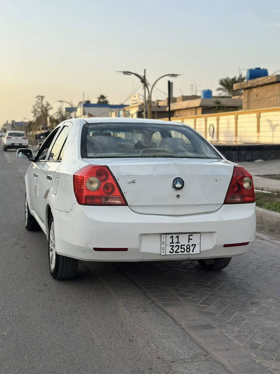 جيلي - ام كي 2012
- ابيض 

- محرك 1600 مكفول

- كير عادي مكفول

- تبريد ثلج 

- سيارة بيها صبغ جمالية 

- تبديل صدر امامي قبل 4 ايام .

- ادامة كاملة 

- سنوية جديدة بأسمي ( صفر غرامات ) 

السيارة نشطة وعالية ومرتبة سعرها 44 وبيها مجال للشراي ما ارجعه .

 

العنوان بغداد - ساحة مظفر

*********** / موجود واتساب
