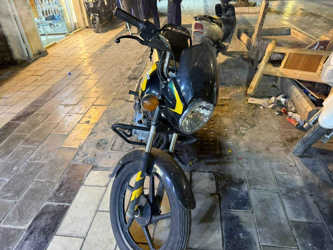 بوكسر مرقمه للبيع موديل ٢٠٢٤ الدراجه نضيفه فول مكاني شارع حيفا *********** السعر ٢٥٠٠ وبيها مجال بسيط
