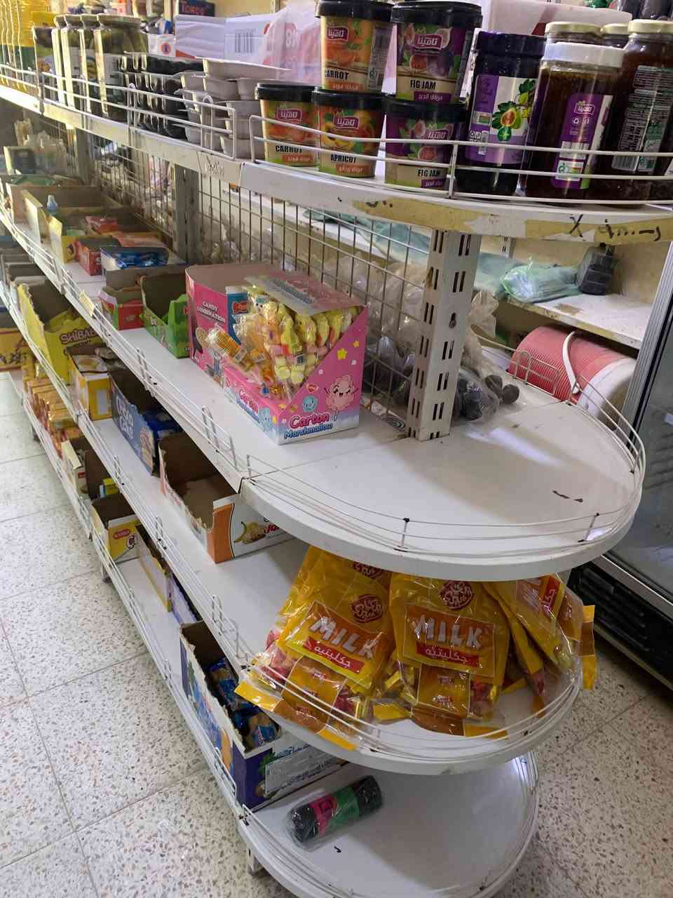 سلام عليكم من رخصة الادمن المحترم
اخوان عندي عارضات عاموديه و أفقيه للبيع 
سعر ٣٠٠ الف للوحد  شرط الفحص فوول تبريد 
وعندي رف وسطي ٣٥٠ الف 
 ارتفاع متر و٦٠ اربع خانات وطوله ٣ متر ونص
متواجد اتصال فقط 
***********
