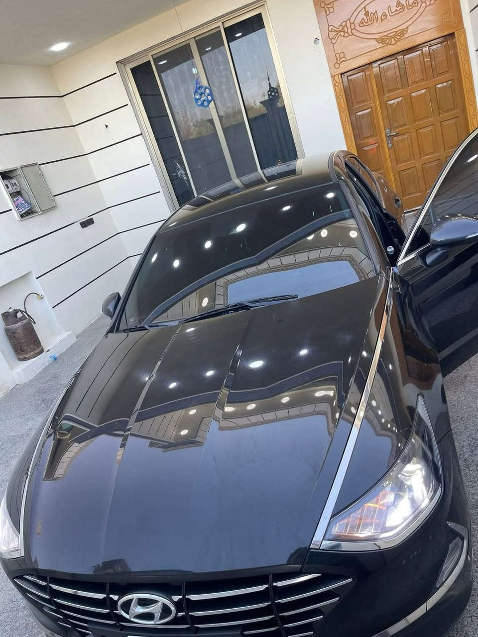 سوناتا 2022 للبيع 
خط واحد غاز وارد كوري
السياره بيها ضربه مثل ما وضح بالصوره و
بيها بس رصعات وخدوش بسيطة
مثل ما موضح بالسونار
السيارة نضيفه وماناقصها اي شي 
رقم بغداد مميز بسمي
بصمة تشغيل وبصمة ابواب
مكينه 4 سلندر 2000
 دخول ذكي
تشغيل عن بعد
رادار أمامي 
حساس خلفي
اوتو هولد
مري شفط + اشارة 
هاند بريك دكمة
قياده ذاتيه وتحديد مسار وكروس سرعة
شفتات ستيرن + تحكم كامل  
قطعتين تبريد 
كشنات جلد(كشن السائق كهربائي)
كشنات امامية تدفئة
صندوق ذكي 
السعر 150 وبيها مجال
مكان السيارة النجف 
للتواصل ***********
