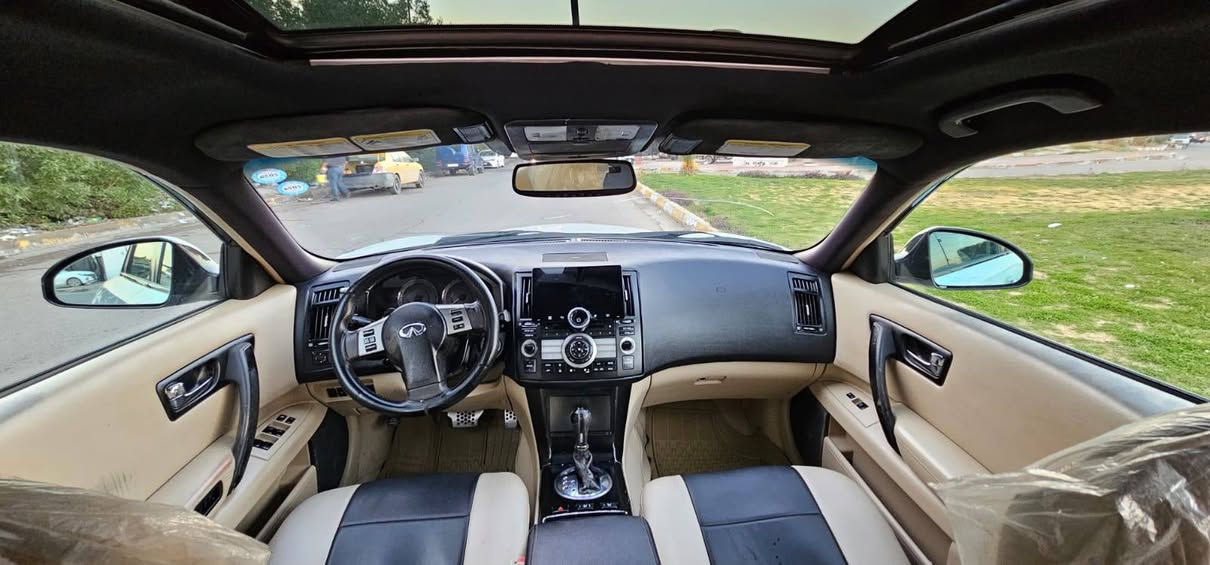 السلام عليكم ورحمة الله
انفنتي FX35  موديل 2008  للبيع 
- محرك 3.5  بحالة جيدة 6 سلندر 
- رقم سليمانية سنوية باسمي 
- كلشي بالسيارة شغال تبريد تدفئة كهربائيات باتري جديد صدرها جيد .
السعر / ٨٢
العنوان بغداد/ شارع حيفا /***********
خاص مموجود
