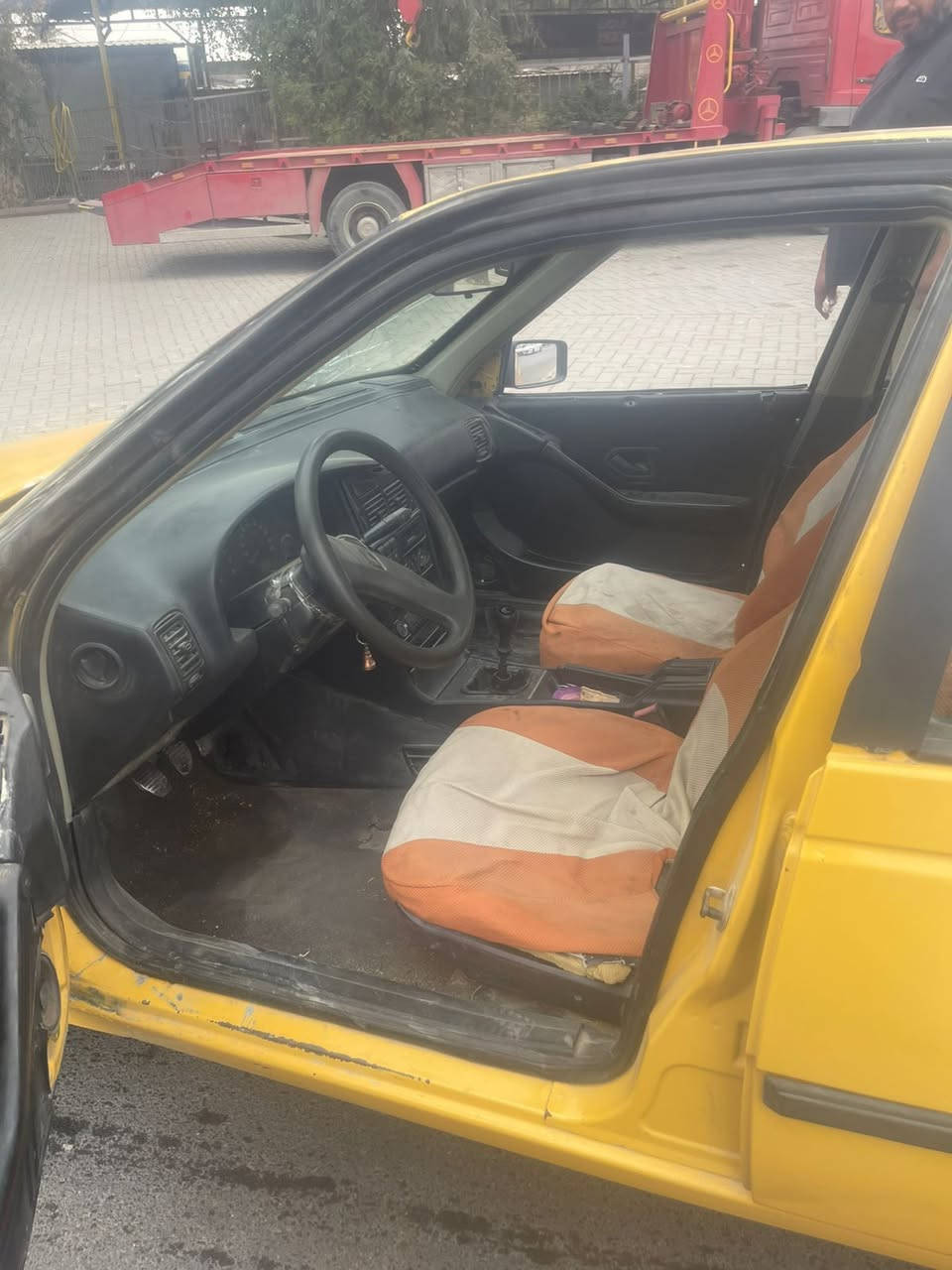 السلام عليكم عندي بيجو بيه خيط تبخير راعيه ماندله عنوان السيارة الكاظميه السعر 10 وراق وبيه مجال ***********
