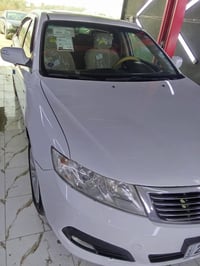 كيا أوبتما خليجي موديل2010 مكينه دوش 2000 مواصفات شاشه تحكم ستيرن فتحه...