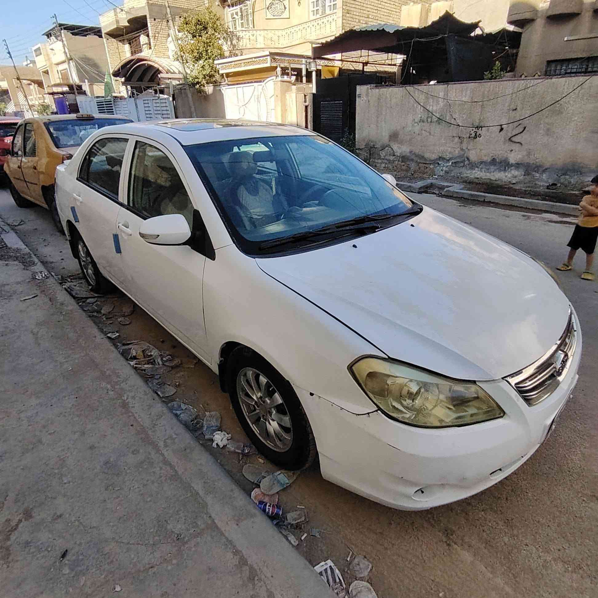 سلام عليكم جي ٣ سياره بدون ضربه وصبغ فقط الهالات شويه بيهن و طخه ب قبق جنطه مديل ٢٠١٣ كير مكينه تبريد نضيفات بسمي مكاني حي العلام رايده ب ٤٨ نهايته بدون احراج  رقمي ***********
