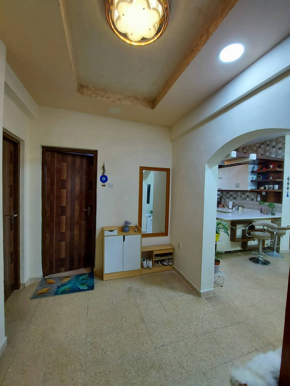 شقة للبيع في مجمع حي الحسين السكني مساحة ١٤٧م طابق أول ٣ غرف مطبخ ديوان استقبال و حمامات عدد ٢ الشقة حرة تحويل
***********
شقة للبيع في مجمع حي الحسين السكني الجمعيات مقابيل دائرة الضريبة مساحة ١٤٧م طابق أول ٣ غرف مطبخ ديوان استقبال و حمامات عدد ٢ الشقة حرة تحويل
