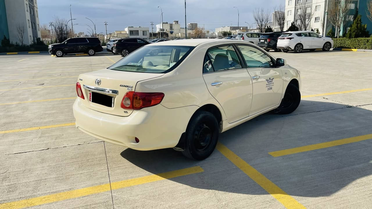 کرۆلا بیلاد تەکسی مۆدێل ٢٠٠٩ بیلاد ئۆتۆماتیک بۆ فرۆشتن سۆنەرم داناوە هیچی ناوی نەگرتووە لای دەبەی ئاوەکە کەمێک عەزێتی بووە نرخی ١٢٥$ مەعامەلە
***********
