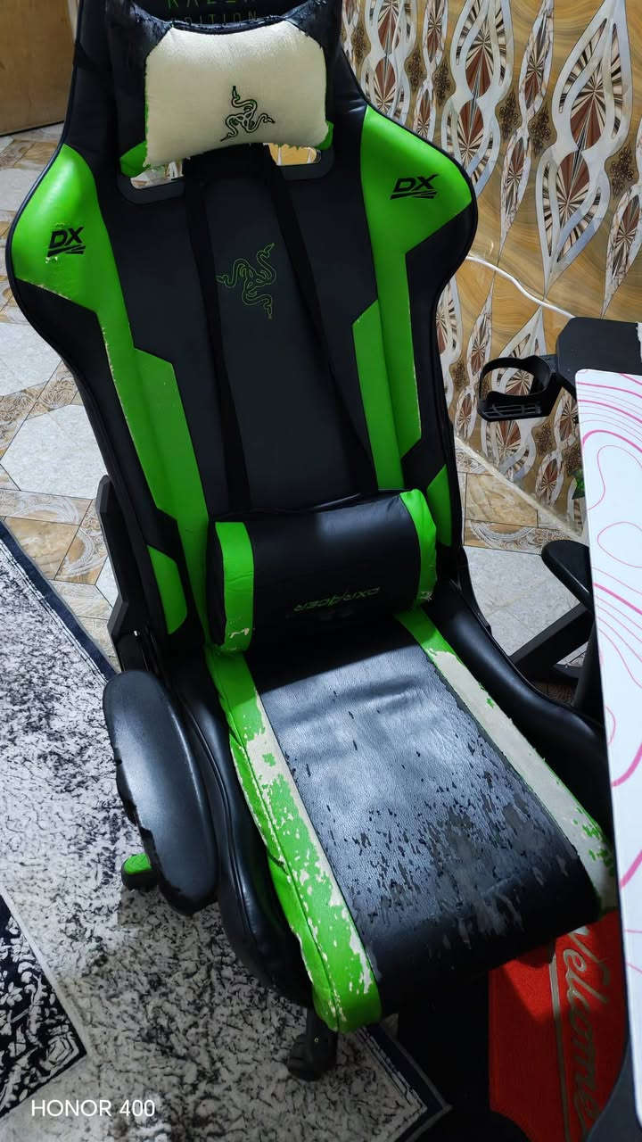 سيت إب جاهز 
سلام عليكم شباب 
عندي سيت إب جاهز 
شاشه msi 27 2k
ميز كيمنك RGB 120sm
كيبورد أجاز Ak820 pro فول مواصفات شاشه وRGB
سماعه مونيتر ريد راكون RGB
ماوس باد نوعيه ممتازه
كل الأغراض((استخدام شخصي أسبوع)) 
بس ضروف صارت 
 فقط الكرسي مستعمل  يحتاج قماش أو تلبيسة 
شباب السيت إب ابيعه كامل 
ب400 ألف وبيها شوي مجال


**إذا كنت صاحب هذا الإعلان وتريد حذفه لأي سبب، رجاءا أرسل رسالة إلى الدعم الفني**