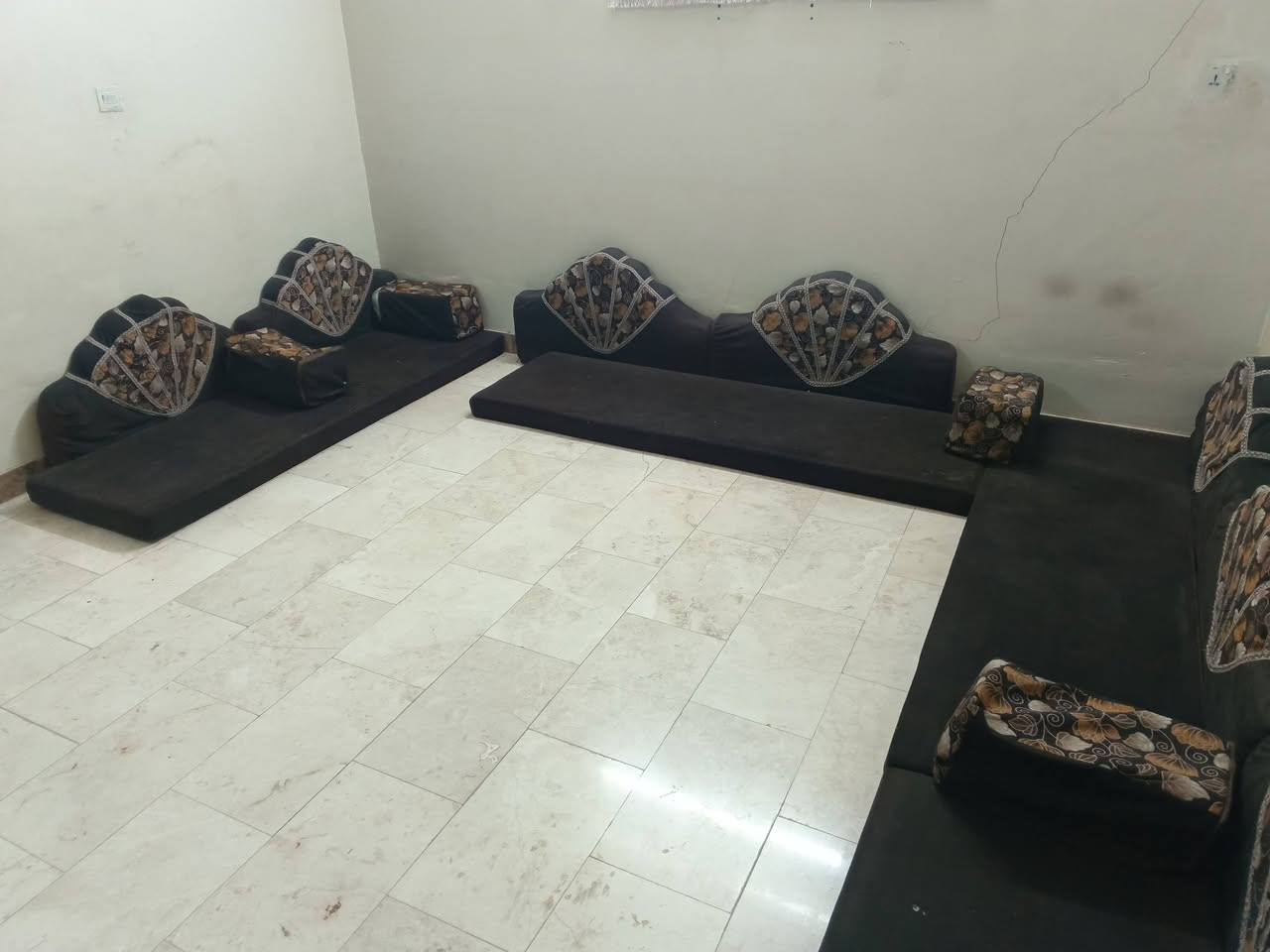 سلام عليكم جلسه البيع يحتاجله شويه ترتيب نضيف السعر 100 وبيه مجال قليل مكاني كربلاء سيف سعد فرع جامع كربلاء موجود خاص التواصل


**إذا كنت صاحب هذا الإعلان وتريد حذفه لأي سبب، رجاءا أرسل رسالة إلى الدعم الفني**