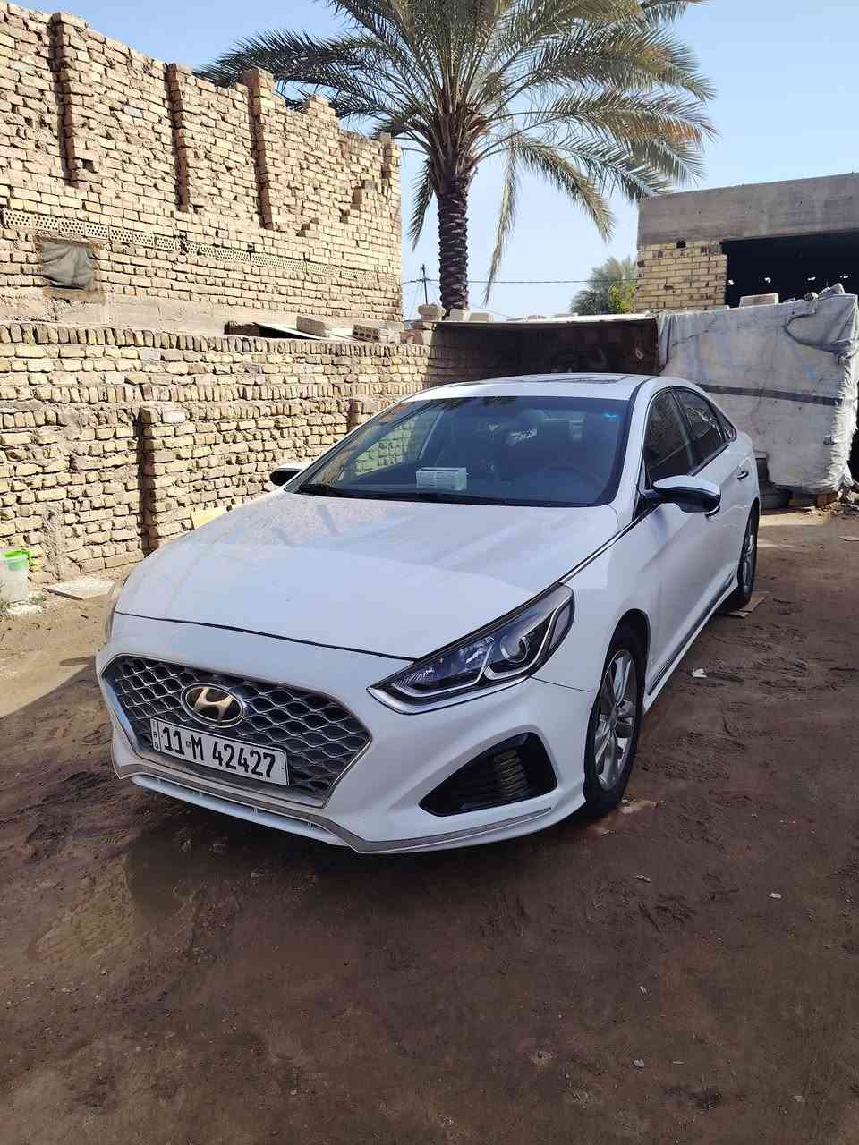 سلام عليكم سوناتا 2018 فول واحد على واحد وارد امريكي 
لون ابيض صدفي لامع دبل گزوز ماشيه 70 فول مواصفات اعله فئه محرك GDi سبور رياضي شفتات ستيرن ستيرن مصغر رياضي السيارة جديدة بمعنى الكلام الستفسار الاتصال على الرقم ***********
