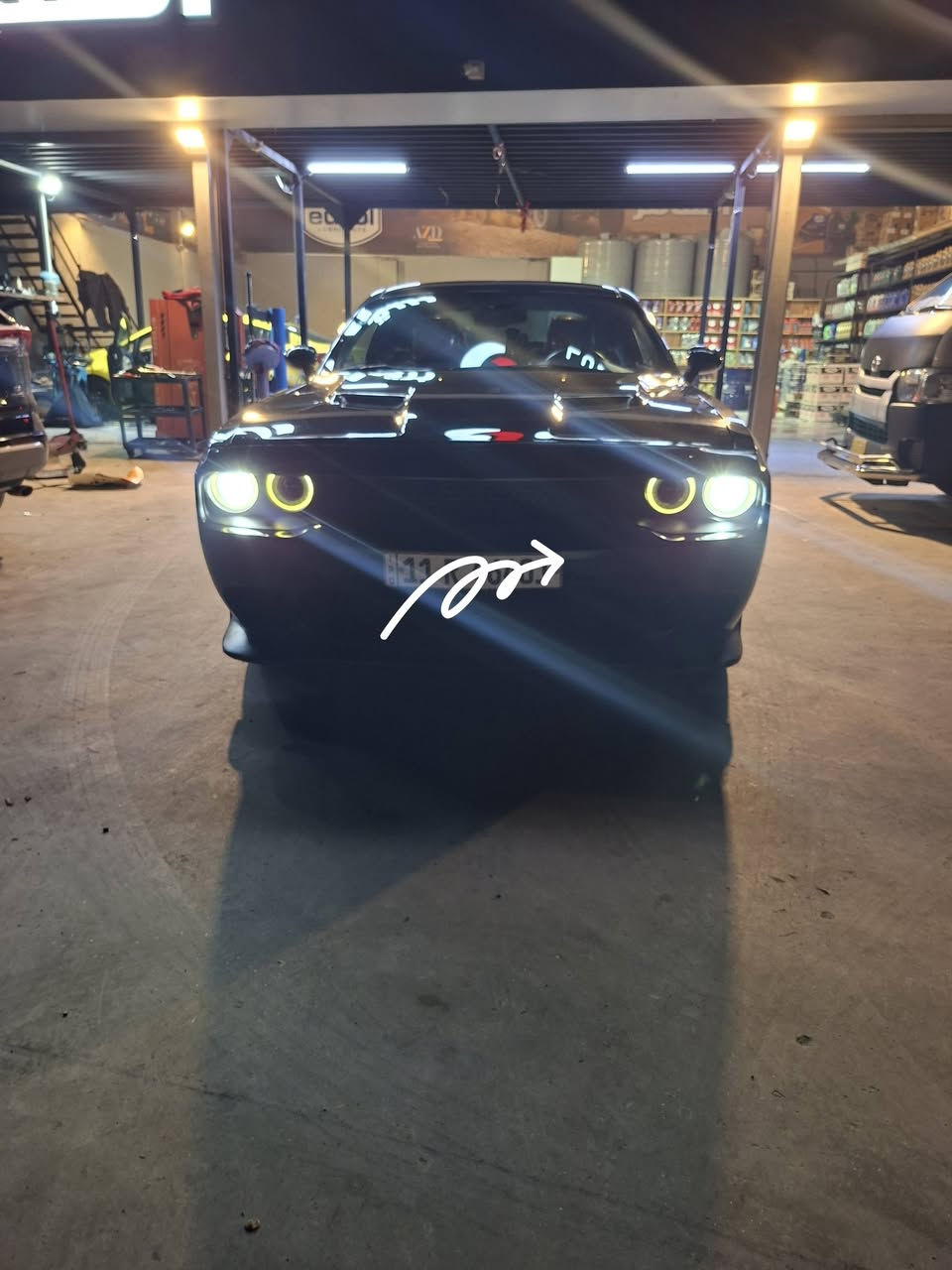 جالنجر 15
السلام عليكم 
فول فتحة ماشية 110الف ميل
بدون ايرباك 
حادثة تبديل باب السايق  
 وصبغ نصف الجاملغ الخلفي 
مع بارد بخشم الجاملغ الامامي مامبين 
شديتلها  منضومة زنون اصلي 
كير ومحرك مكفول  واكعة عليها رصاصة بالصندوك 
موضحة بالصور
مكانها  بغداد
السعر ١٥٠ ورقة
الاتصال ***********
