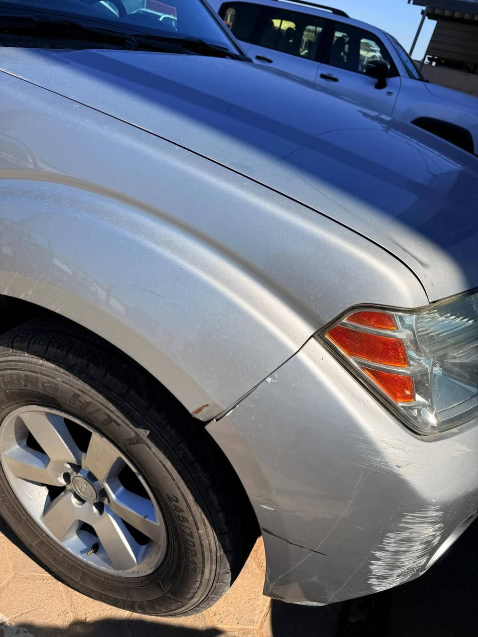 السلام عليكم 
نيسان بايفندر 2012وارد امريكي اصل 
رقم اربيل باسمي كير محرك خير من الله كهربائيات كله شغاله تبريد تدفىه شغال 
105بيه مجال مكاني نجف 
***********
