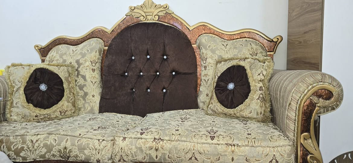 السلام عليكم ورحمة الله وبركاته
تخم ١٠ مقعد ( أربعة صغار و اثنين كبار و٤ كوشات) للبيع ب ٣٠٠ الف دينار  الموقع بغداد الحرية البستان


**إذا كنت صاحب هذا الإعلان وتريد حذفه لأي سبب، رجاءا أرسل رسالة إلى الدعم الفني**