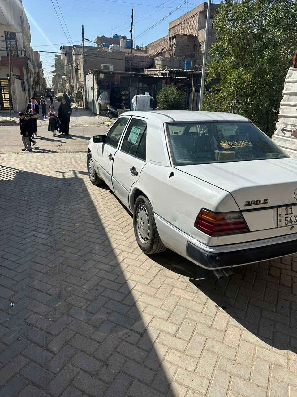 🔥 سعر ٥٨ وبيه مجال بسيط 
Mercedes-Benz W124 “الدب” موديل ١٩٩١
سيارة مرتبة ونظيفة، محرك ممتاز ومكيف ثلج ❄️
سواقة ناعمة وثبات عالي، تصلح استخدام يومي وسفر.
✅ مكينة شرط
✅ جير ممتاز
✅ داخلية نظيفة
✅ تبريد ممتاز
✅ أوراق كاملة
السيارة تخبل لعشاق الهيبة والكلاسيك 😎
السوم للجاد فقط، والفحص مسموح.
للاستفسار خاص أو اتصال 📞
***********
