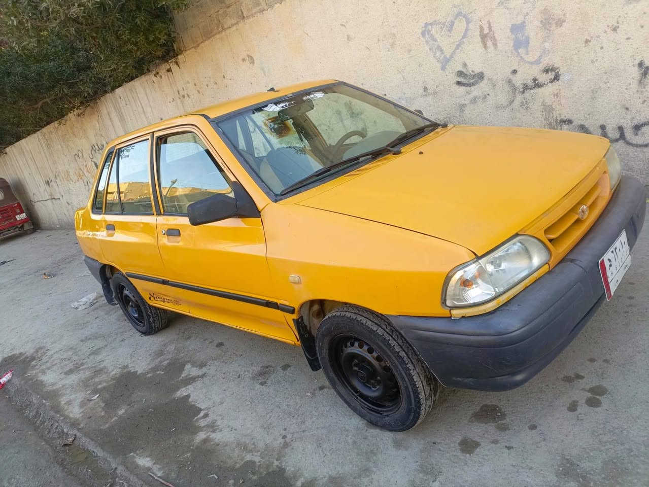 سلام عليكم سايبه موديل 12 مصفره هيئه وغرامات كير ومكينه مكفولات السعر 24 وبيهه مجال  رقم الهاتف ***********
