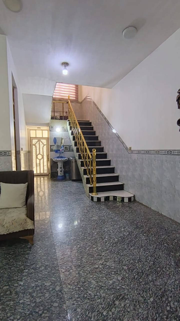 🏠 دار  لـــلـــبـــيــع 🏠 
 
الموقع : حلة .. ابي غرق حي السلام بستان حمد قرب مدرسة الصقور 
                                                        
نـوع الـعـقار:   (طابو صرف ) 
 مساحه 150 طابقين 
تفاصيل البيت
طابقين
الطابق الأول
غرفه + استقبال + مطبخ + هول +مجمع صحيات طرمه +صيحات خارجية
الطابق الثاني 
غرفتين نوم كلدور
سطح عالي وناصي 
يبعد عند الشارع ٤٠متر 
عرض الشارع ١٥ متر
السعر ١٤٥ 

------------------------
#لـــمـــزيـــد مـــن الــــعـــروض يـــرجـــى الاعـــجـــاب بالـــصـــفـــحـــة لـــيـــصـــلـــك كـــل جـــديـــد&
======================
#لـــمـــن يـــرغـــب فـــي عـــرض عـــقـــاره لـــلـــبـــيـــع فــي الـــبــيــج يـــرجـــى الــتــواصــل مــعــنــا ع الــخــاص 

#مـــكـــتـــب
 شهاب العبادي للعقار
#الـــكـــائـــن فـي ناحية ابي غرق - حي الجواد- قرب جامع المتقين 
------------------------------------------
لـــلاســــتـــفـــســـار الاتـــصـــال عـــلـــ

*********** 
***********

