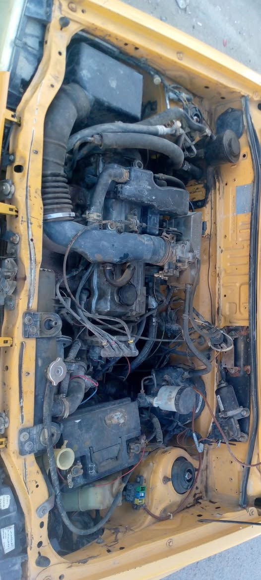 سايبا 2016 گير ومحرك وتبريد وصدر وتايرات جيد جدا بأسمي فطر بالشاصي الأيمن السعر 30 موبايل ***********
