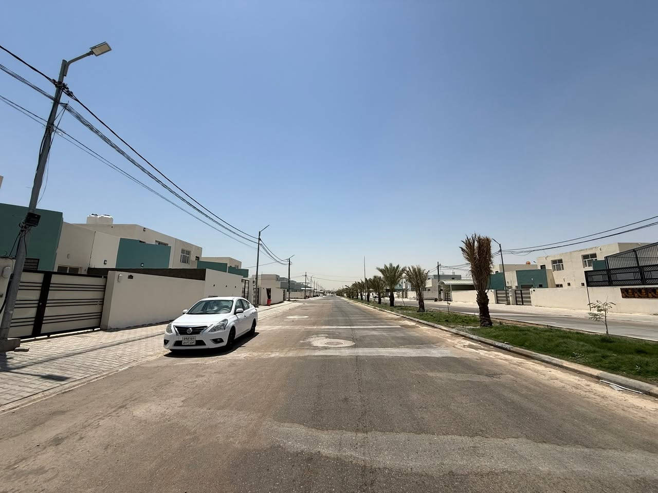 السلام عليكم ورحمة الله وبركاته 
للإيجار دار سكن حديث
محافظة النجف الأشرف 
مجمع الكرار السكني
مساحة 200 متر طابق ونصف بداية المرحلة الثالثة شارع 30
يحتوي غرفتان نوم وباقي الملحقات
سعر الإيجار 400 الف مقدمة شهرين
للأستفسار:***********
