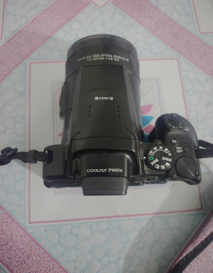كامره نيكون p900s
مع كامل ملحقاتهه... نظافه فول 
السعر 190 وبيه مجال 
مكاني الكوت /واتساب ***********
مستعجل ع بيع كلش
