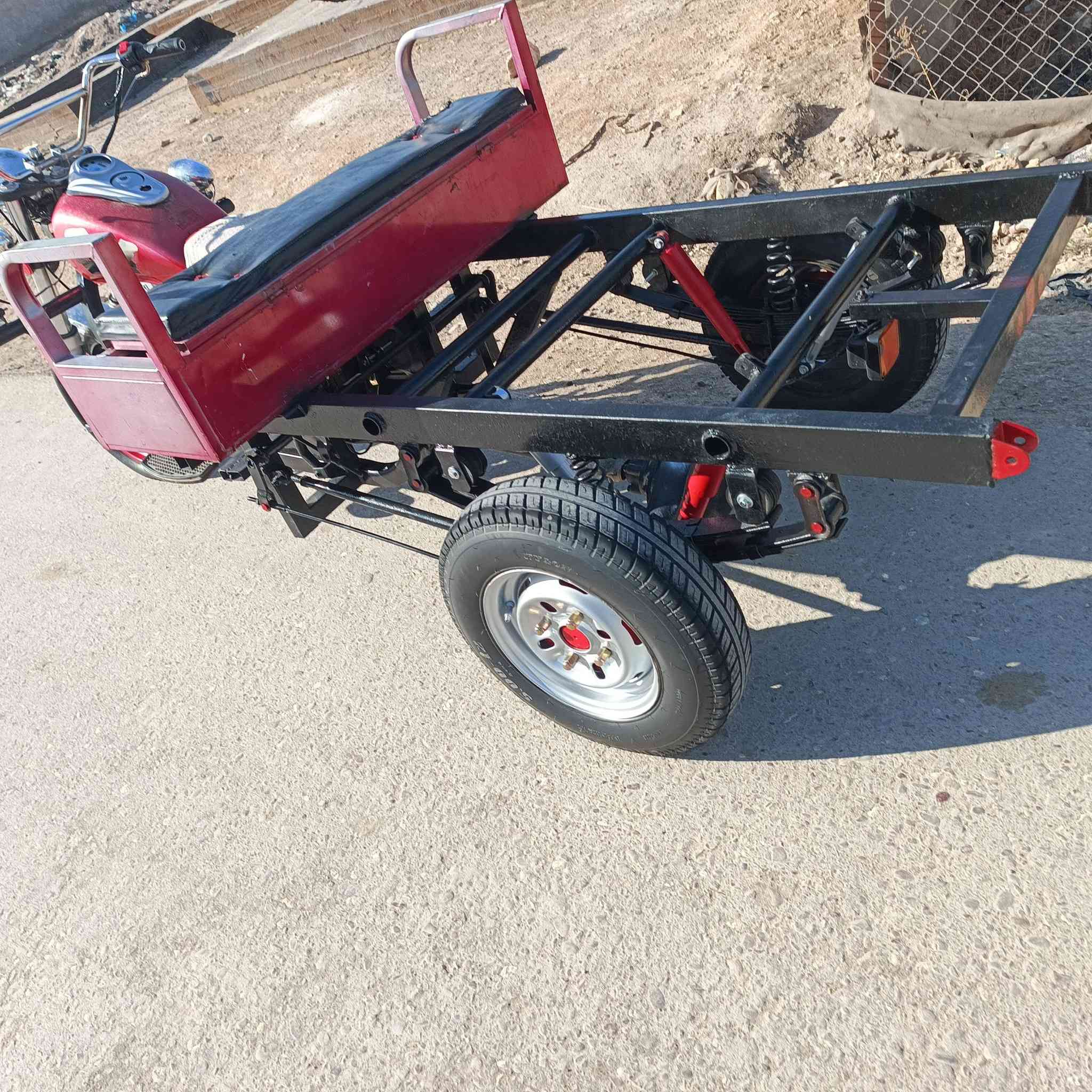 سلام عليكم شباب ستوت للبيع اوراق اصولي 
الموديل 2023 تخم تايرات وياله جدد
 كهربائيات كله جديده ضفيره قبل سبوع شادهه 
يعني منين ما تكلب بيه كله شادله جديد 
تعميره كامله على البلاد
السعر ١٦٥٠ أو بيه مجال حق الجيه.
هاذه رقمي  ***********
