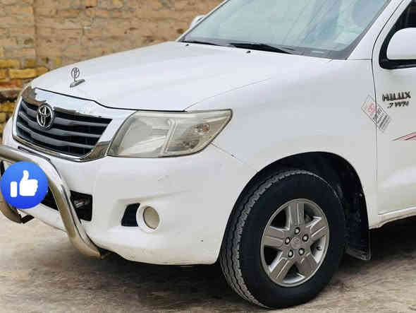 السلام عليكم بيكم هايلكس موديل ٢٠١٢ سياره جاهزه من كلشي تخم تاير حداديه توي مسويه سياره بسمي رقم دولي سياره مالت جناي السعر ١٧٠ *********** /***********
