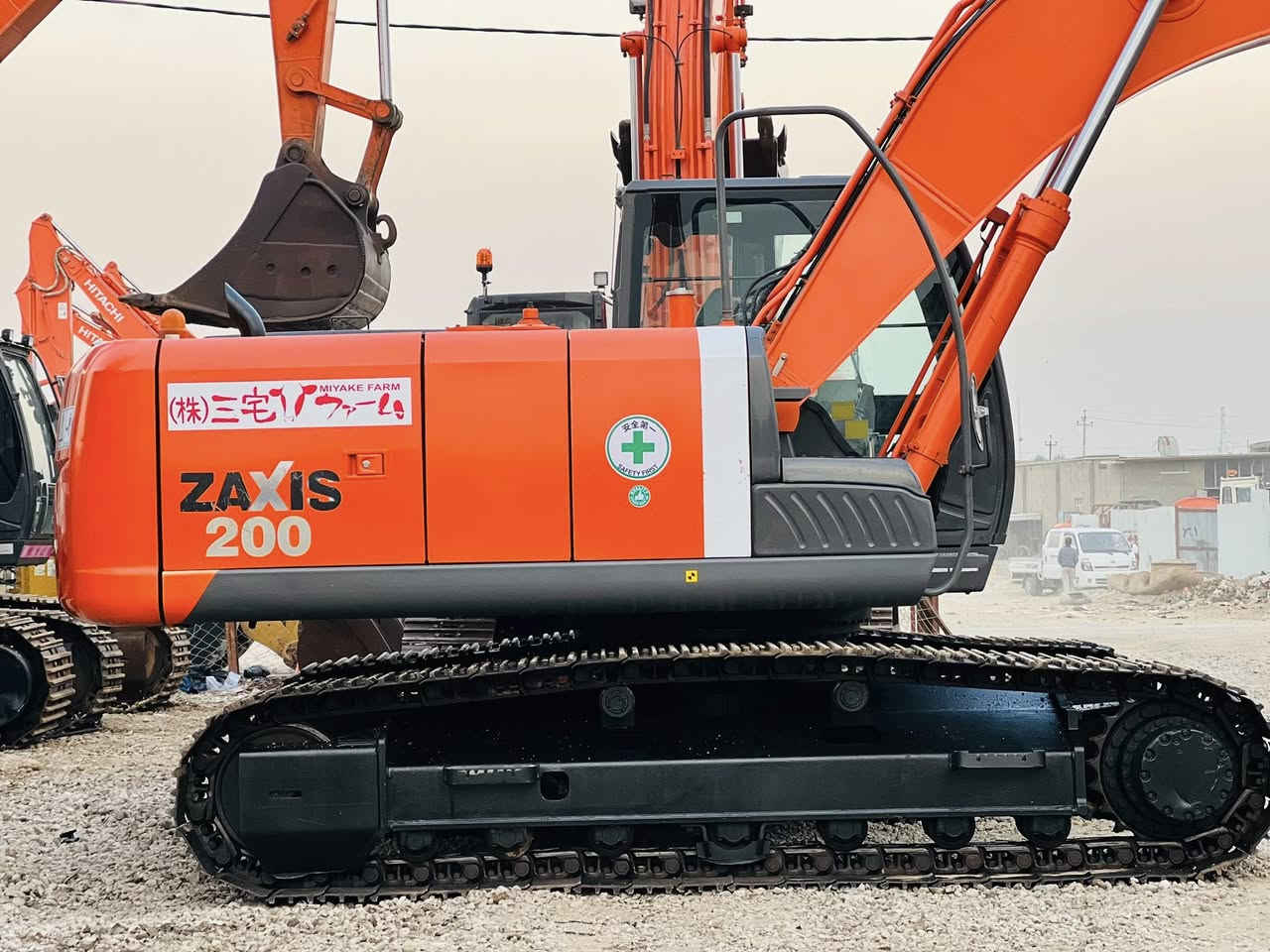 عــــلئ بـــركة الله …

-يتوفر لدئ شركة ناصر جليل حمود 
للتجارة العامة وتجارت ألاليات الثقيلة

#ZAXIS_2013_Z3_200_HITACHI
#دخول جديد ما مشتغل بـ العراق✅
#محرك انجكتر 4سلندر كلشي وضع اليابان

#حدادية زناجيل1/1 حاله الوكاله🇯🇵
#فــقط لعشاق الزيروو واليابانــي🇯🇵.
#عدد ساعات العمل 7000ألاف
#منفيس بأسم الشركة التابعه لنا✅

#اسعار مناسبه جداً سارعو بالحجز✅
#كفـالة عامة فـول مواصفات 🇯🇵🏆•
#دخول جديـnewــد نظافة 1/1 جاهـزه •

www.tiktok.com/@hh_vvl
#الـــعنوان بابل الشوملي طريق الحولي 📍.
الأستفسار ***********ناصر جليل حمود📞
الأستفسار ***********حسين ناصر جليل📞  

(رقــم الاعــلان 369)
