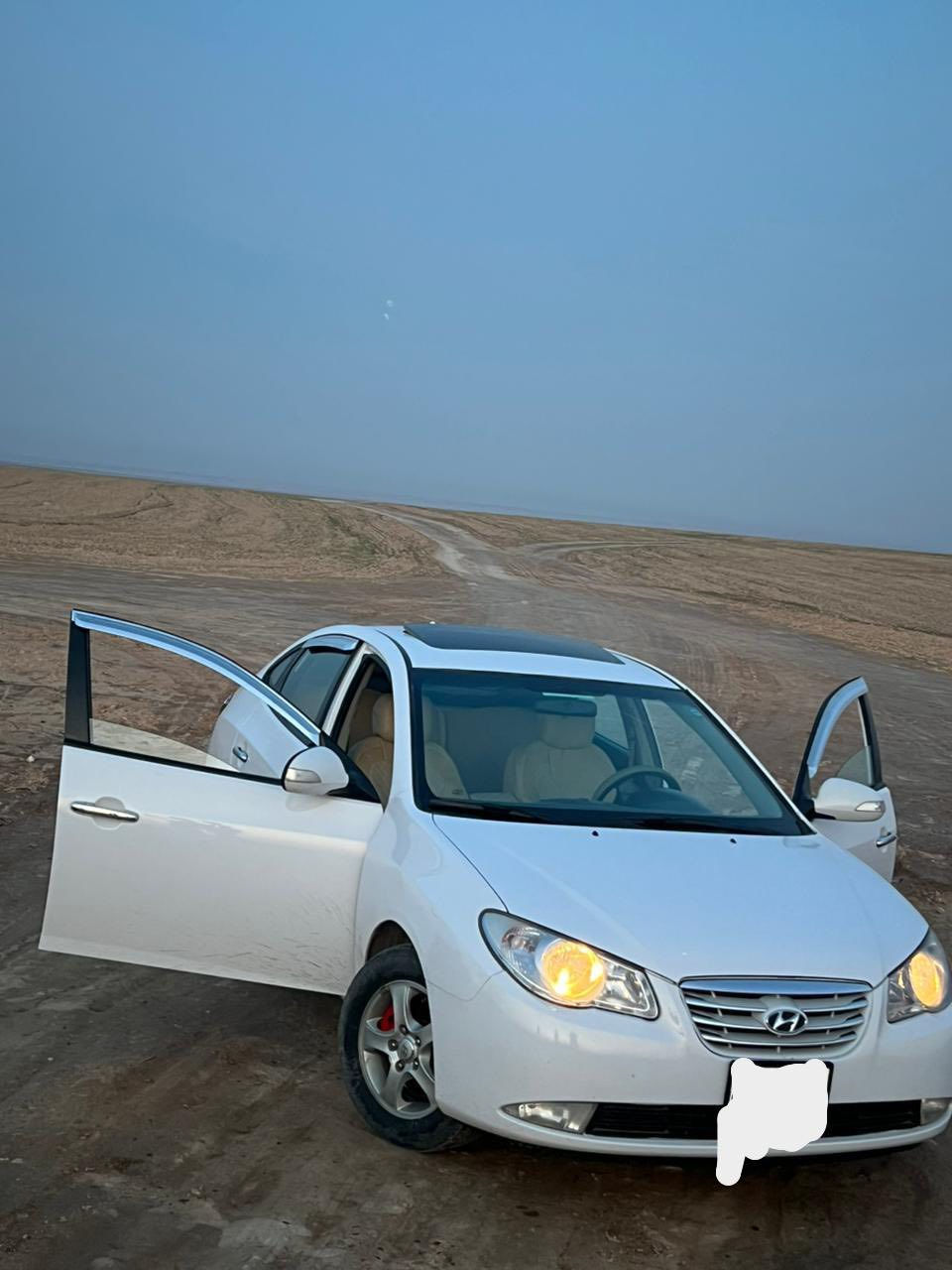 سلام عليكم ورحمة 
النترا موديل 2011 
الون ابيض 
محرك 16 دكشن عالي بدون فتح 
رقم سليمانيه جديد دولي بسمي 
داخل ملكي اصفر 
ويل كروم 
اشاير بل مري شفط 
فتحه سقف سلايت 
سياره كلين بدون صبغ 
سياره مال بيت جاهزه من كلشي 
صدر خلفي امامي جديد 
تواير اربعه جديد 
سياره ستخدام شخصي مال بيت 
نضافه فول وحله من الصور بعد وجاهزه خير وبركه 
بلعافيه ع ياخذها 
سعره 123 وبيه مجال بيع نقد فقط 
مكان سياره صلاح الدين شرقاط 
ملاحضه سونار معاها فحص  ***********
