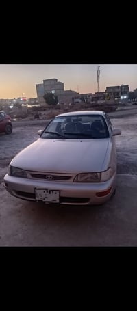 (كورلا للبيع مديل 92 نظيفة رقمها بغداد )السعر الاتصال عل رقم (07735805...