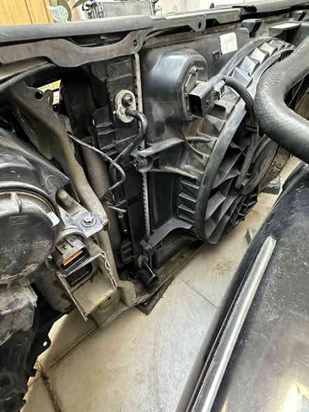 غراض تفصيخ كادينزا ازيرا 
فقط المعروض متوفر 
مكاني بغداد الغزالية
يوجد توصيل
*********** واتساب 
خاص
