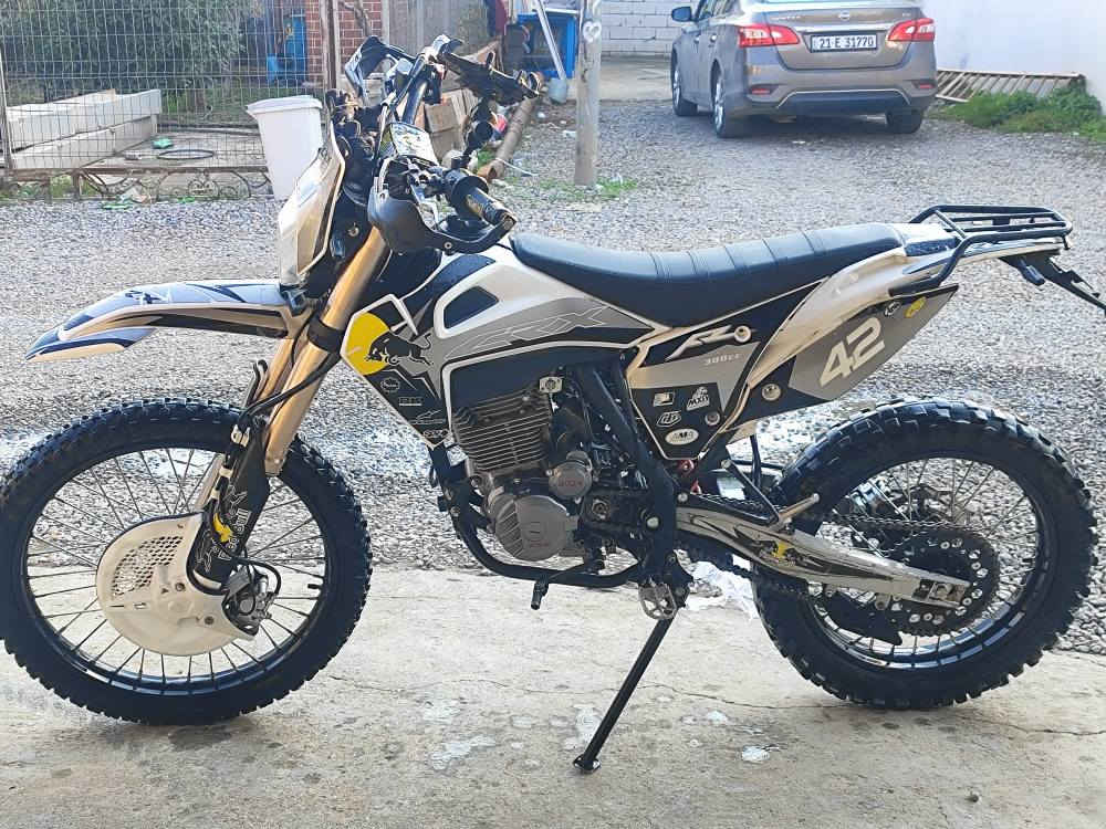 بۆ فرۆشتن ماتۆڕەکە کامل مەسروف کراوە ماتۆڕەکە زۆر پاکو بێ کێشیە زۆر خاوێنە بەس تایەی دواوەی کەمێ ڕۆیشتوە پارەکەت بۆ ئەگێڕمەوە گزۆزی تازە بۆ بەستراوە سامتو ڕەقە دو سەوتە مەکینە 300 تە دوهەزار ڕۆیشتوە ڕۆنی مۆتۆڵی تێکراوە وەک سەعات ئیش ئەکات سعر 8.5 نیو معامەلەیکی برایانە رانية, السليمانية


**إذا كنت صاحب هذا الإعلان وتريد حذفه لأي سبب، رجاءا أرسل رسالة إلى الدعم الفني**