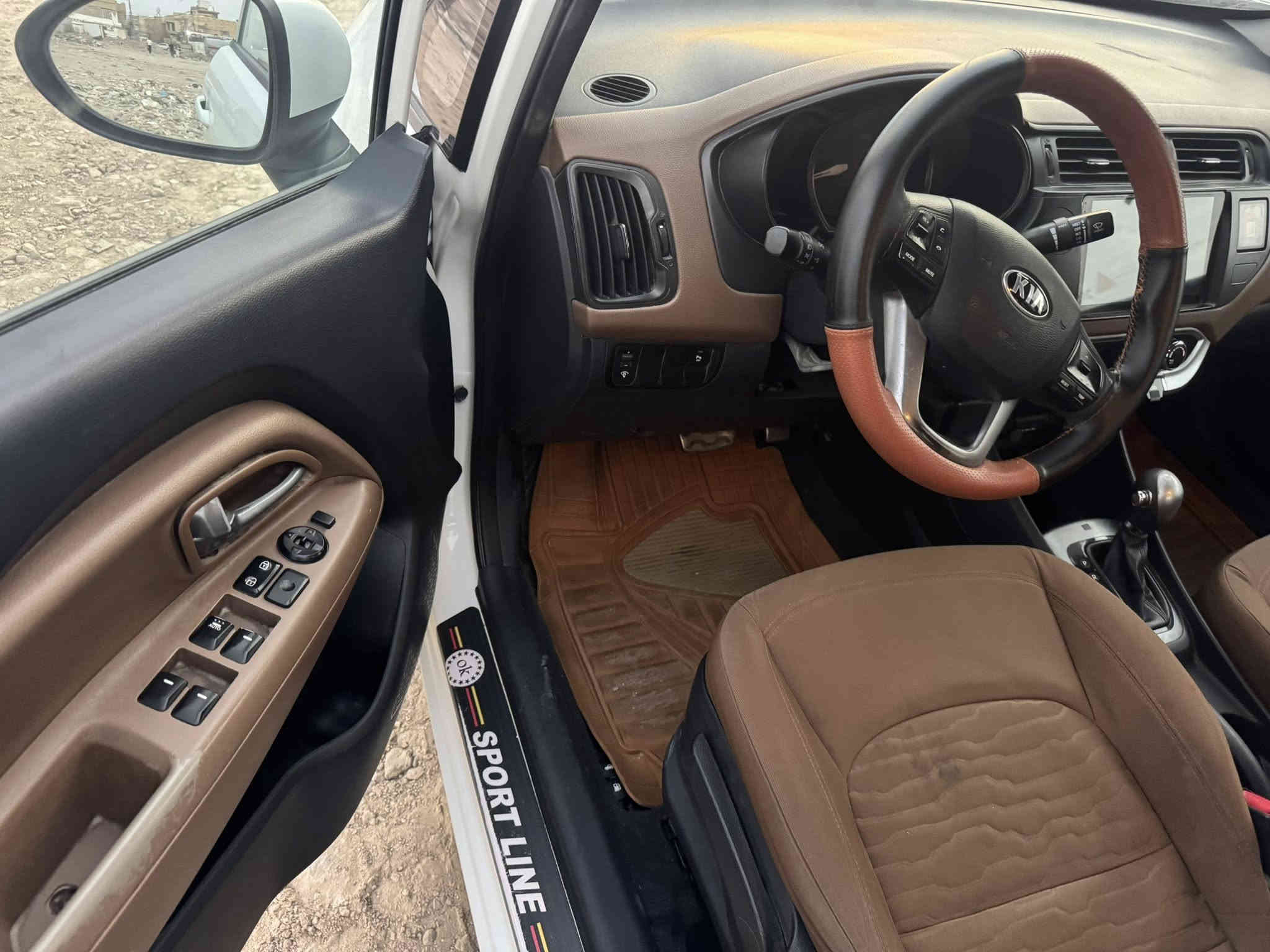 السلام عليكم 
كيا ريو  خليجي 14   1/1
كارتون ماشيه 100 كم
ممينه 1600 دوش  شاشه كامره  حساسات  ويل كب  ستيل  وتخم تاير كارتون  نبريد وكاله ثلج 
دواخل مشمشي مطعم  فتحه سقف  كفاله من الدعاميه للدعاميه مكاني شطره باسمي 
السعر 100 قفل 
***********
***********
تحياتي
