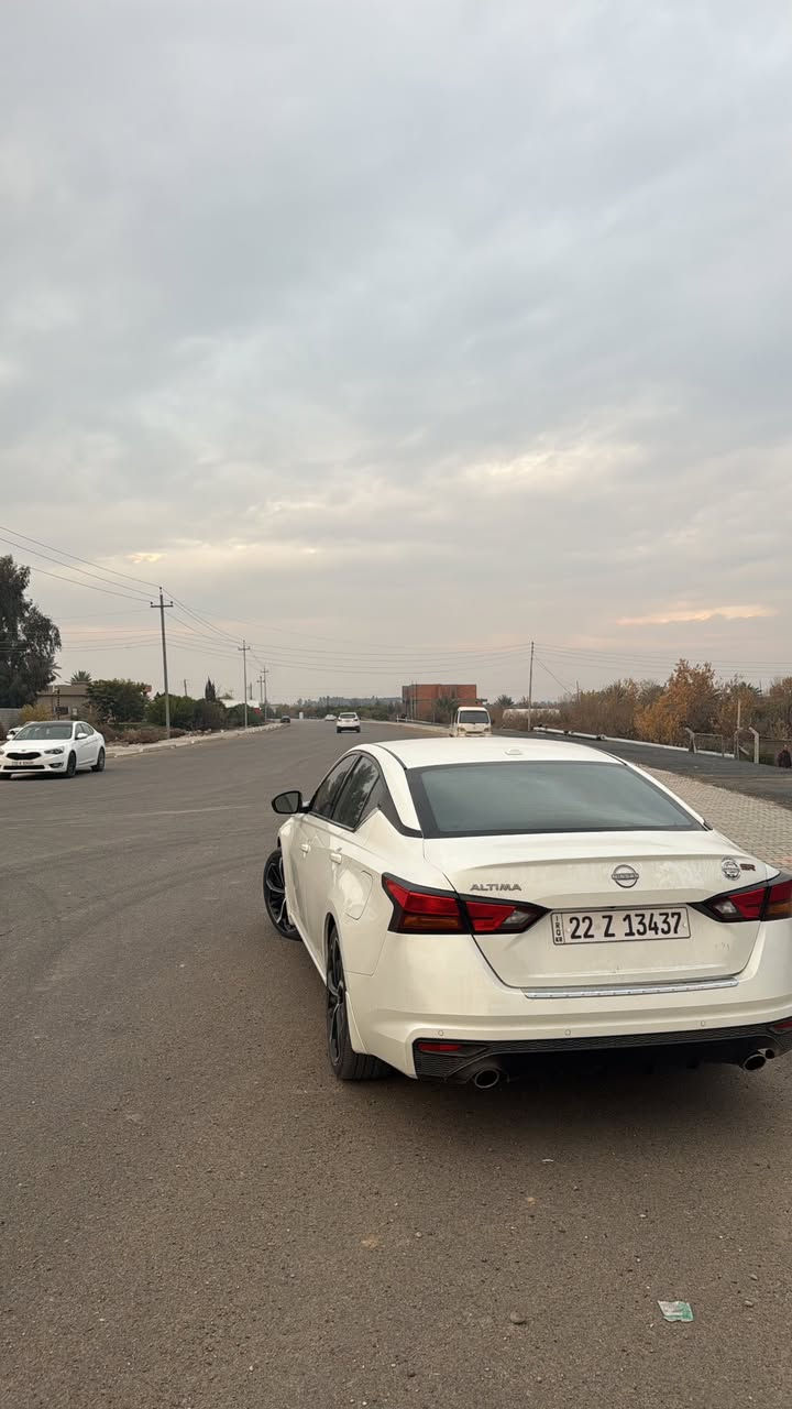 السلام عليكم يجود نيسان التيما SR
ماشيه 45الف 
وارد امريكي 
فول مواصفات ما عده التنته
محرك4
الأستفسار(***********)
