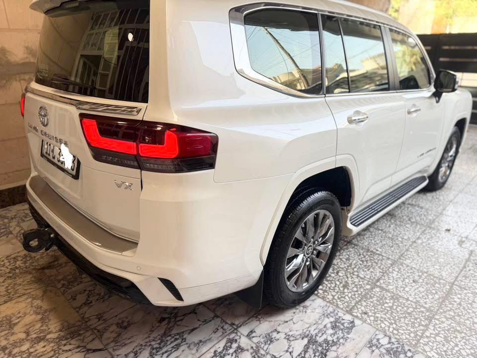 السلام عليكم 
البيع لاندكروز VX ساز ضمان 
كفاله من الشخط ومغلفه من اخذته زيرو ٣٠ ورقه 
تنفس طبيعي
بغداد بسمي
ماشيه ٢٣ الف فقط 
رقمي ***********
