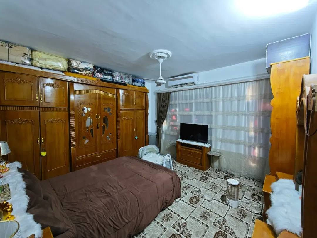 🏠 دار للبيع - المربع الأول (عبچية) 🏠
السعر الكلي مع المبادرة : 105 مليون دينار عراقي.
مطلوب مبادرة : 51 مليون دينار.
تنطي مقدمه 54 والباقي تبدل كفيل وتسدد
القسط الشهري: 320 ألف دينار فقط.
✅ نظام الدفع (بوجود كفيل): 
فرصة مميزة للسكن والاستثمار في موقع استراتيجي بضهر شارع 50.
🏗️ تفاصيل العقار:
المساحة: 100 متر طولاني
عدد الطوابق: طابقين.
🧱 توزيع الغرف:
🔹 الطابق الأول (بناء كونكريت):
غرفة نوم 🛏️
استقبال واسعة 🛋️
صالة مريحة ✨
مطبخ 🍳
مجموعة صحيات 🚿
منور لتهوية ممتازة ☀️
🔹 الطابق الثاني (بناء عگادة):
غرفتين نوم 🛌
مجموعة صحيات 🚽
مخزن إضافي 
السعر الكلي مع المبادرة : 105 مليون دينار عراقي.
مطلوب مبادرة : 51 مليون دينار.
تنطي مقدمه 54 والباقي تبدل كفيل وتسدد
القسط الشهري: 320 ألف دينار فقط.
✅ نظام الدفع (بوجود كفيل):
📞 للاستفسار والتواصل:
يرجى الاتصال على الرقم:
*********** ☎️🤳
🏢 مكتب محمد عمار للعقار
📌 ملاحظة: المكتب مجاز رسمياً وحكومياً من قبل الدولة.
"أعرض عقارك بأمان.. وخلي الباقي علينا" ✨🤝
