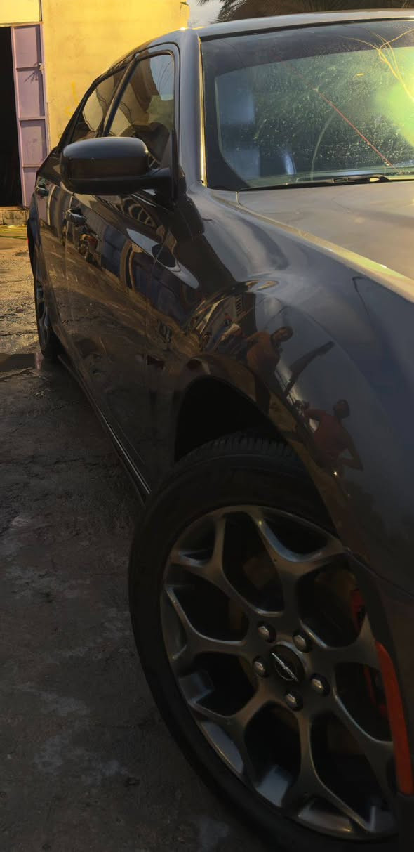 اوباما  s300 متوم بغداد طبق الاصل
مديل2019 #أرقام_أصوليه وين متريد دكها حاسبه

بجم عريض فول فول مواصفات بانوراما 

سيارة جديدة)

ويل قياس 20 أنج 

كير سبورت شفتات تحكم ستيرن 

مقاعد كهربائيه 

مقاعد اماميه تدفئه 

تشغيل عن بعد 

تدفئه ستيرن 

محدد سرعه 

تلفون بلوتوث car play 

كاميرا خلفيه 

سماعات بيتس

مرايا متحسسه للاضائه 

منظومه زنون بلادي

بيها كص ربع جنطه فقط قطعه وحده

، سياره جاهزه من كلشي 

السعر  ٨٣ وبيها مجال

للاستفسار ***********
