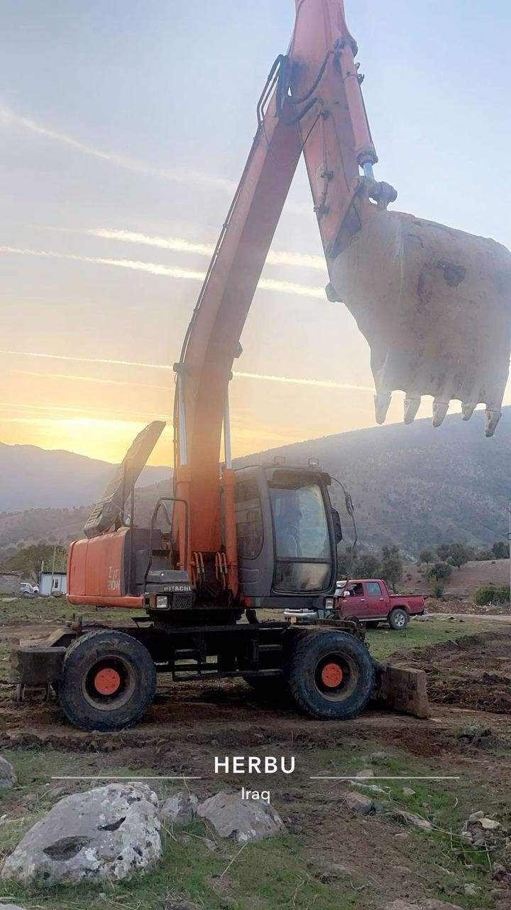 حفارە مودیل ٢٠٠٦ (٢١٠وات)سعر 4,2500$     اتصال ***********
