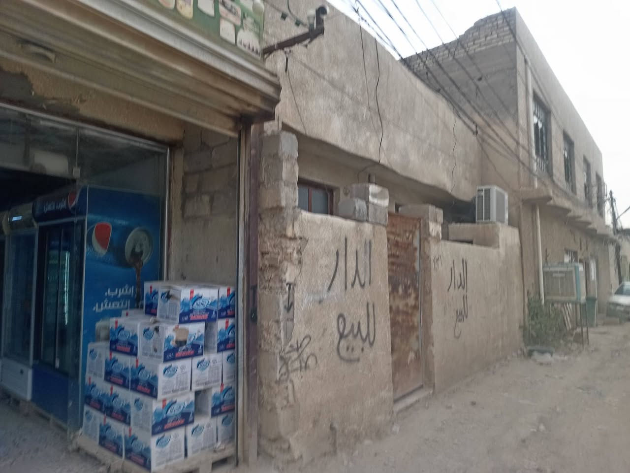 السلام عليكم
دار للبيع
مساحة ١٠٠ متر
بناء 2019
غرف ٢ ومطبخ
حمام خارجي وداخلي
للتواصل ***********
