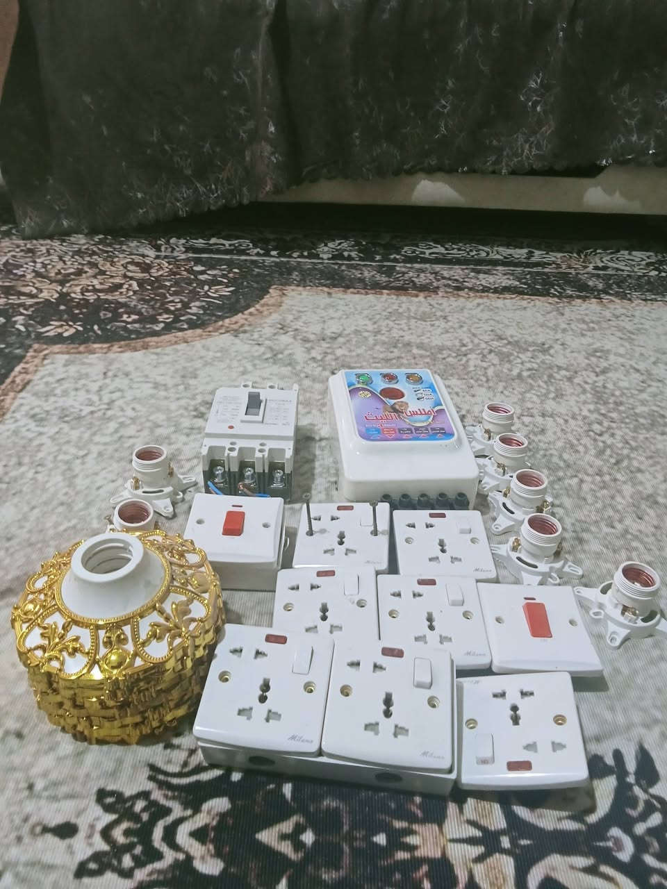 اسلام عليكم محولات وكيبلات ونقط جديده للبيع التصال عله هاذه الرقم 👈***********
