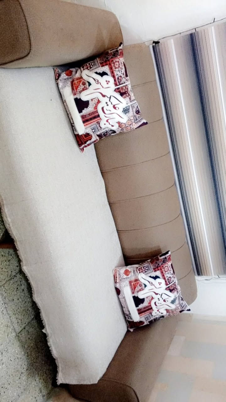 السلام عليكم تخم لبيع ٨ مقاعد ٤٠٠وبي مجال العنوان النواب قرب اسواق بنيه


**إذا كنت صاحب هذا الإعلان وتريد حذفه لأي سبب، رجاءا أرسل رسالة إلى الدعم الفني**