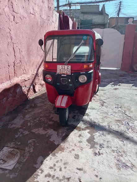 تكتك موديل 18بسمي تحويل ثاني يوم السعر ب6 مليون وبيهه مجال مكان الشعب حي أور ***********
