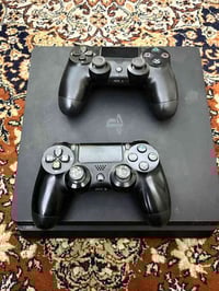 بلي 4 للبيع سعر 210 الف وبي مجال بسيط العنوان بغداد الحريه منطقه السلا...