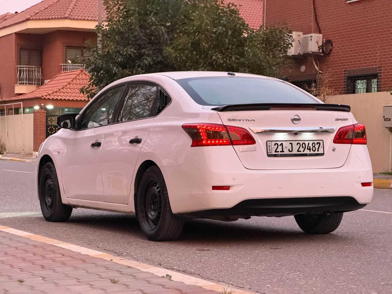 نیسان سینترا ٢٠١٩ 

١٠٧٠٠٠ کیلۆمەتر چوە 

بۆیاخی نیە 

دو شوختی قەڵەمکاری هەیە 

١٣٥ گەڵا 
*********** كالار, السليمانية
