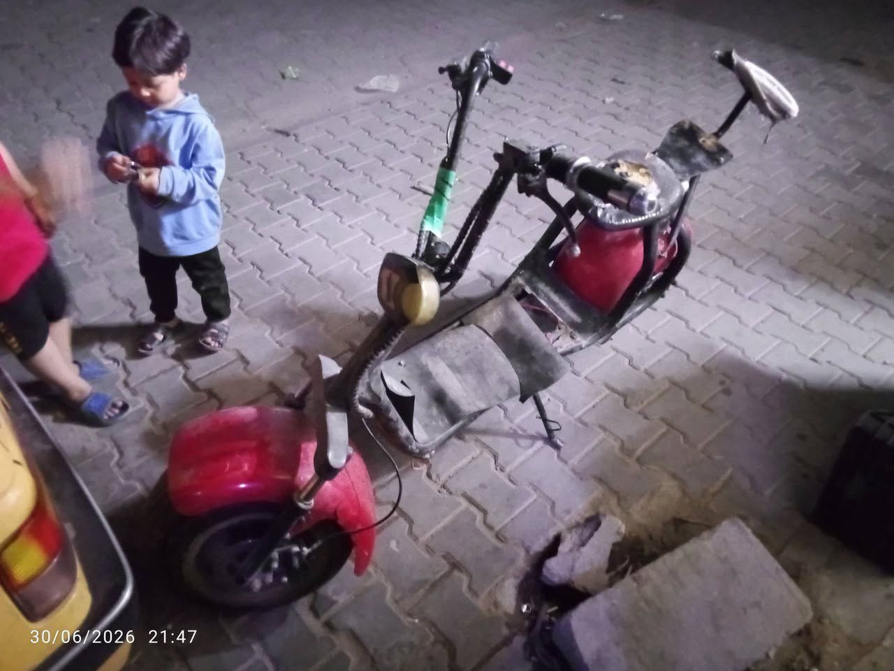 هارلي
شغاله
بيه نقص دوشمه الكشن ونقص البريك بي فج بس يرادله تنفيس ماعرف شنو لان جانت متروكه
تشتغل بصمه
بغداد الحريه ***********
