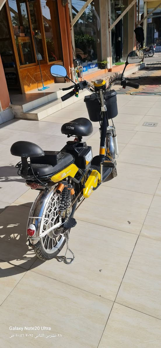 السلام عليكم من رخصة الادمن 
بايسكل شحن للبيع نظيف جدا مثل ما موضح بالصور  مع شاحنة عدد ٢ وبصمة عدد ٢  
نقصها فقط البطاريات 
السعر   ١٢٥ الف وبيها مجال بسيط
المكان بغداد حي العامل
للاستفسار  ( *********** )
