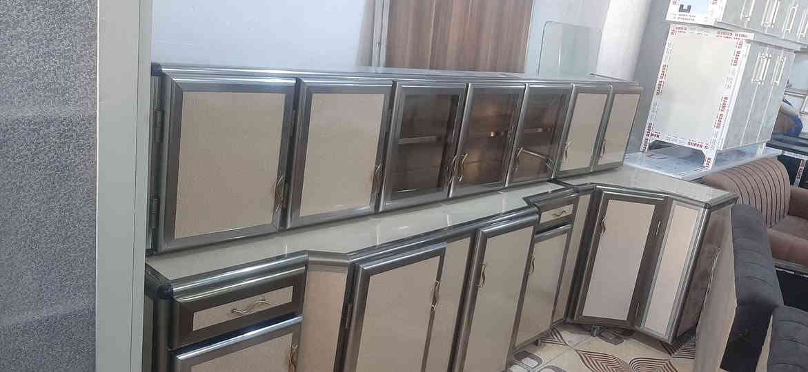 معرض العماد//كاونتر تفصال بدون سنك 4 امتار زاويه مستخدم نضيف اي عيب مبي للأستفسار ***********//*********** كركوك, العراق
